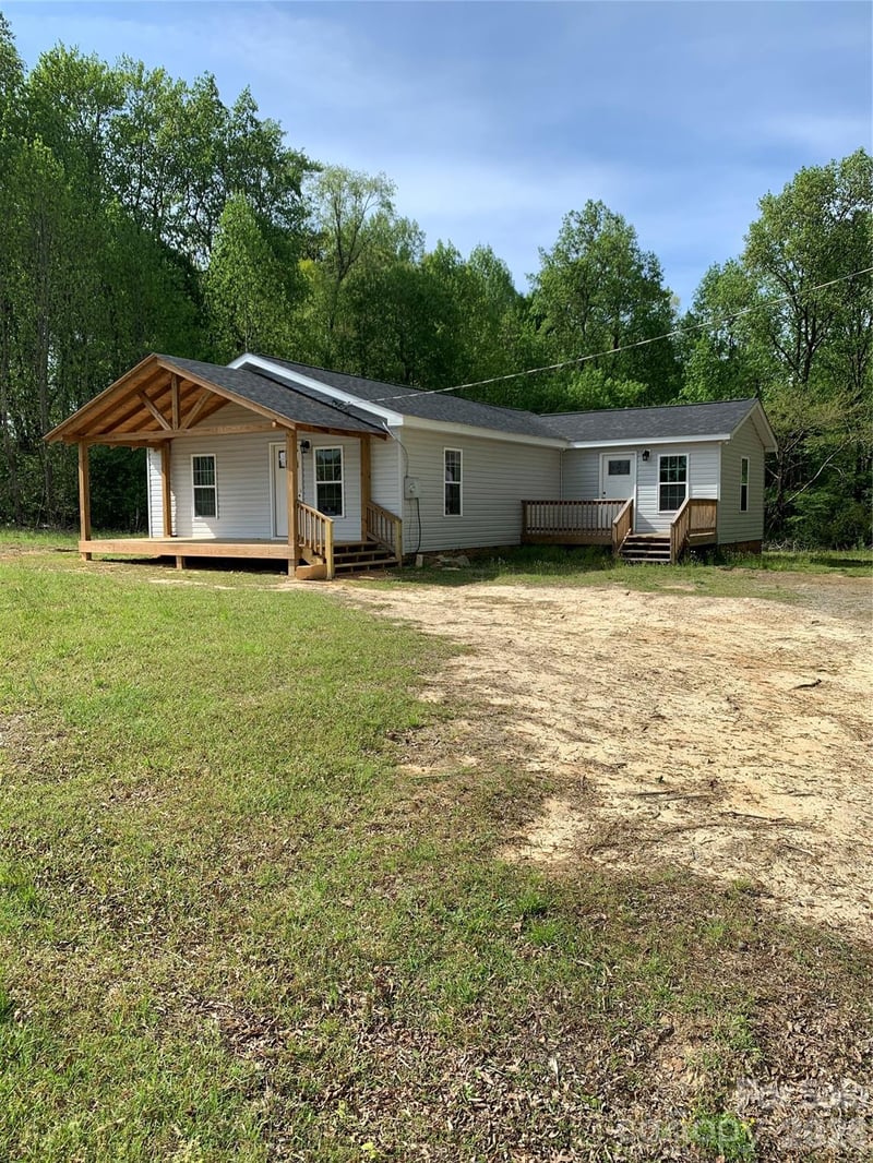 603 Hogan Farm Rd, Seagrove, NC 27341