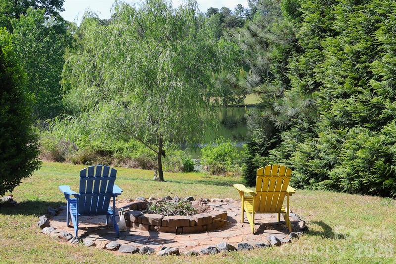 2325 Perry Rd, Denver, NC 28037