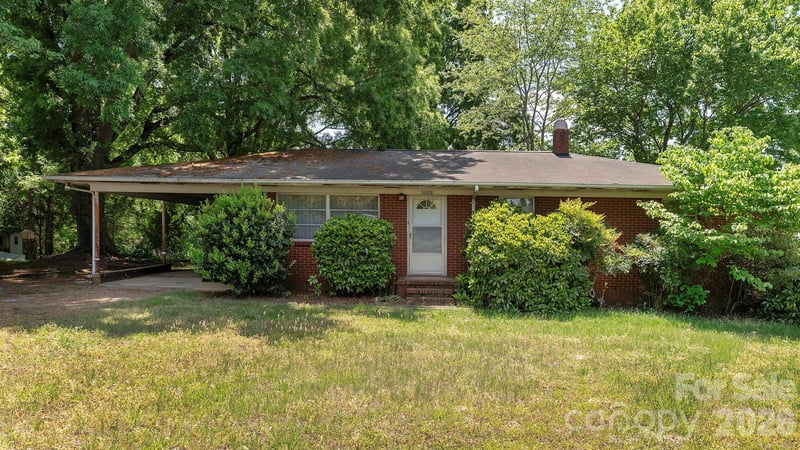 3008 Oakwood Dr, Charlotte, NC 28269