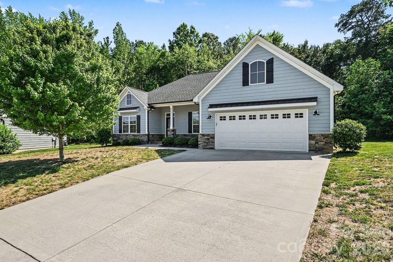 2660 Poplar Cove Dr, Concord, NC 28027