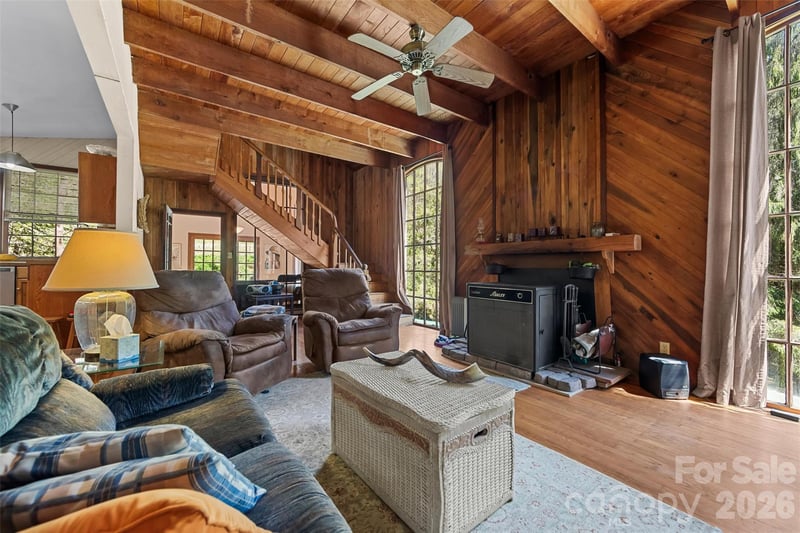 1717 Howard Moore Rd, Hot Springs, NC 28743