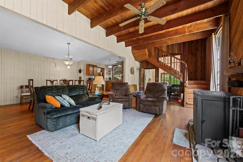 1717 Howard Moore Rd, Hot Springs, NC 28743