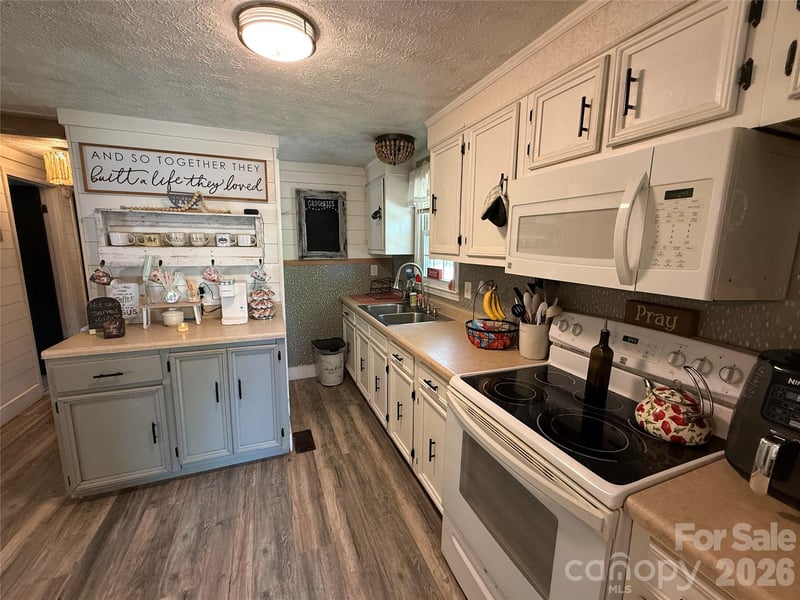 3678 Vantage Heights Cir, Lenoir, NC 28645