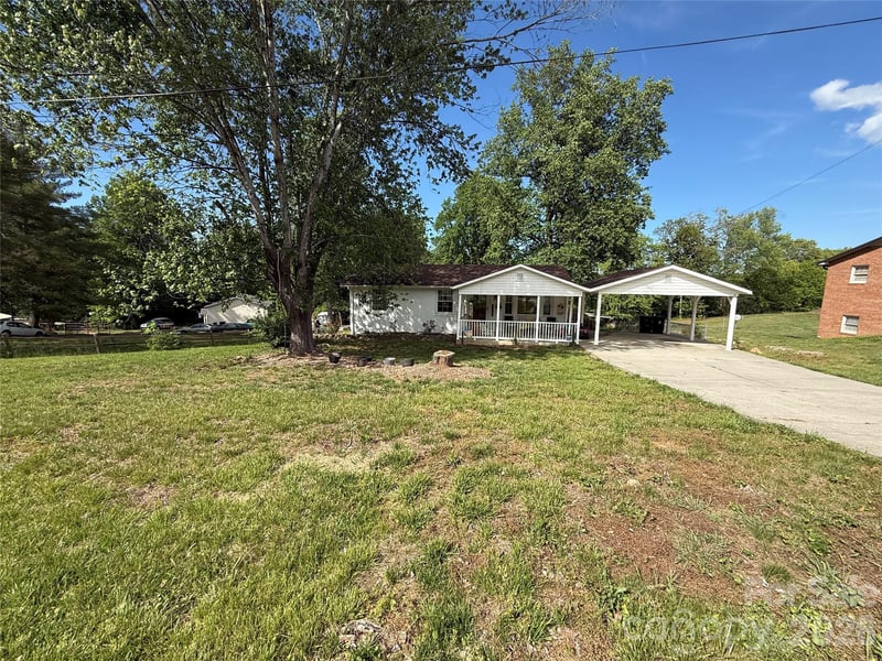 3678 Vantage Heights Cir, Lenoir, NC 28645