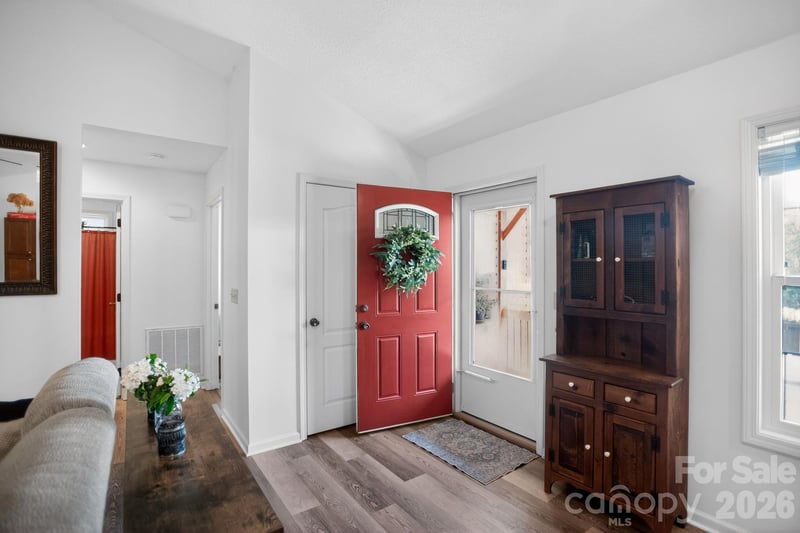 75 Sunset Ridge Dr, Etowah, NC 28729