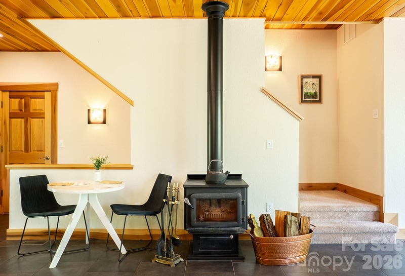 26 Robinson Creek Rd, Asheville, NC 28803