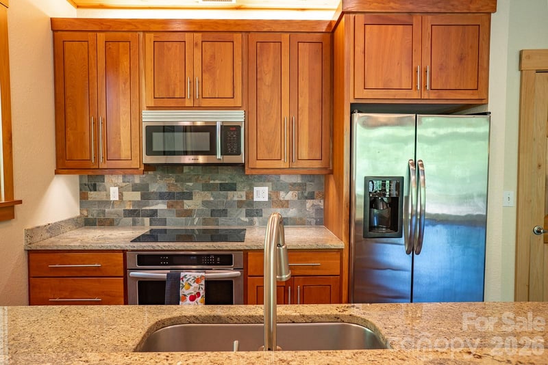 26 Robinson Creek Rd, Asheville, NC 28803