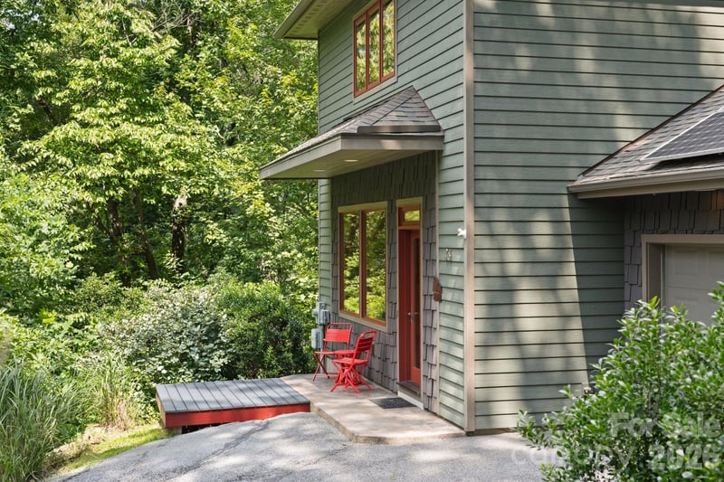 26 Robinson Creek Rd, Asheville, NC 28803