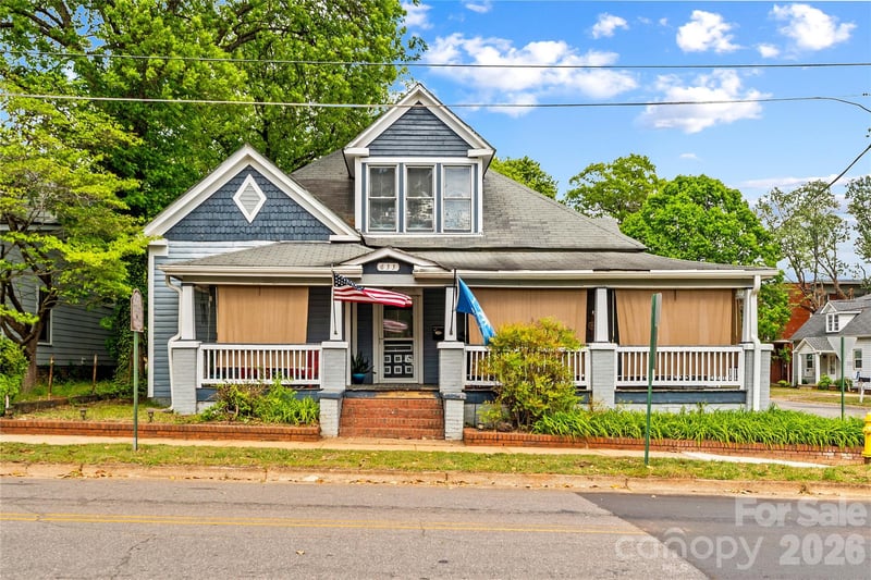 633 Race St, Statesville, NC 28677