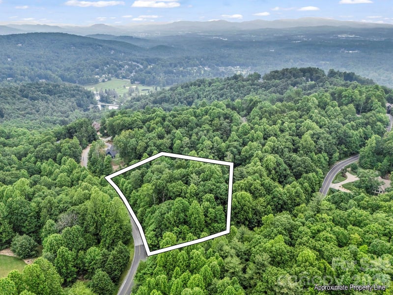 168 Tarnhill Dr, Flat Rock, NC 28731