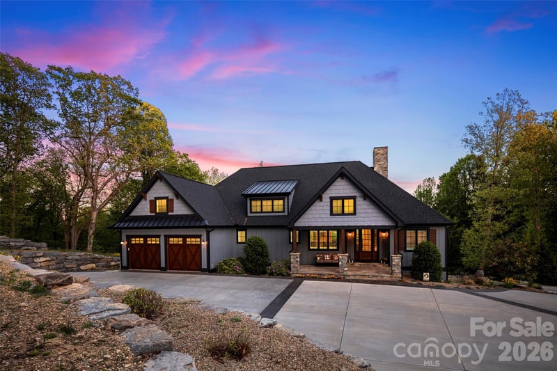 231 Tower Cir, Hendersonville, NC 28739