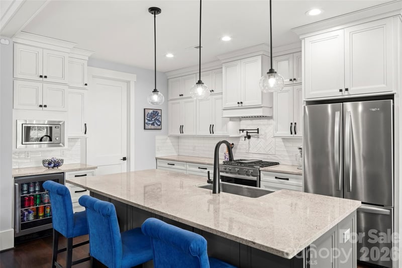 231 Tower Cir, Hendersonville, NC 28739