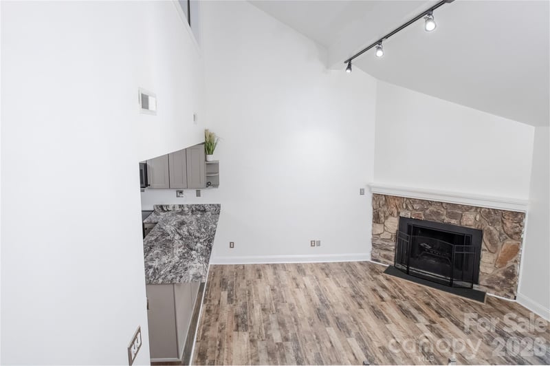 100 Willow Run Dr #2, Gastonia, NC 28056