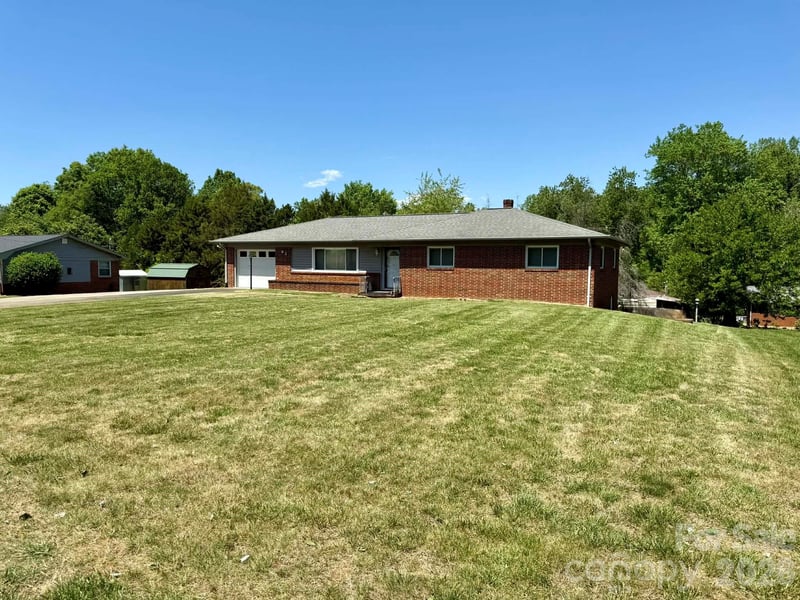 3195 Westview St, Valdese, NC 28690
