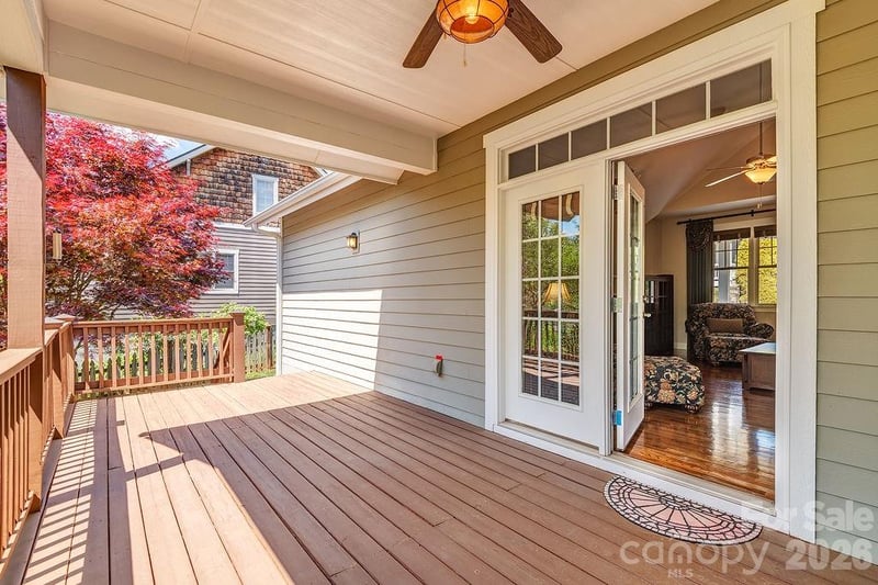 4 Olde Cottage Ln, Asheville, NC 28803