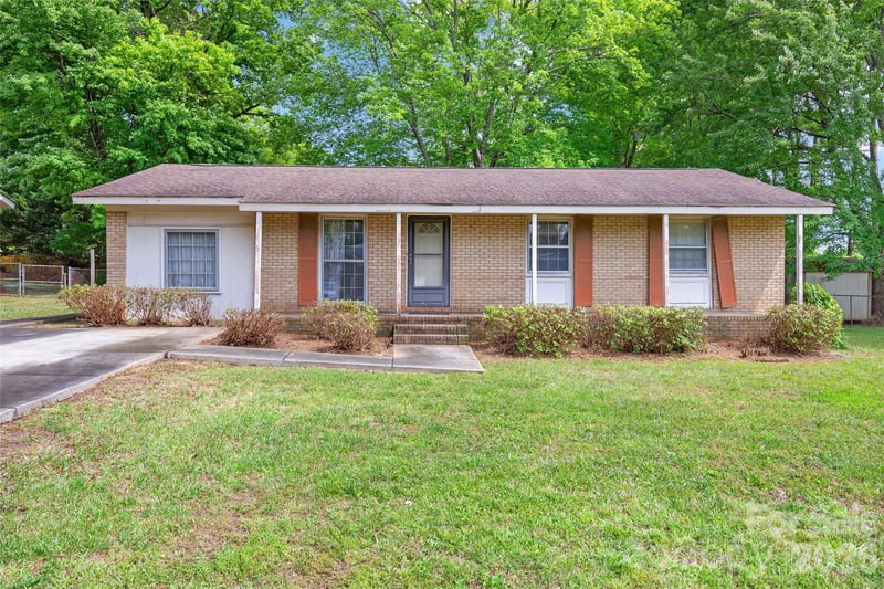 308 Club View Ln, Matthews, NC 28105
