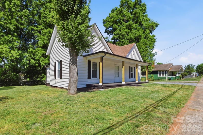 630 Davis Ave, Newton, NC 28658
