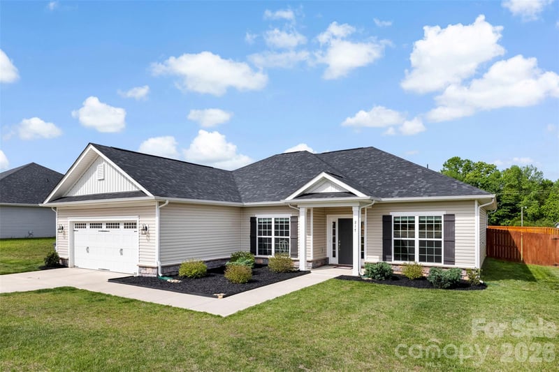 217 Mountain Island Dr, Statesville, NC 28677