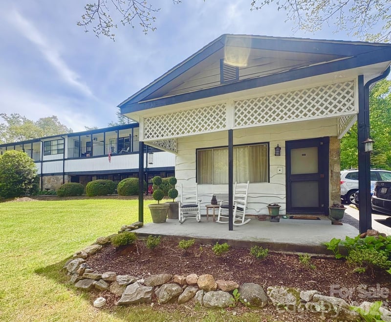 140 Old Mill Rd #214, Flat Rock, NC 28731