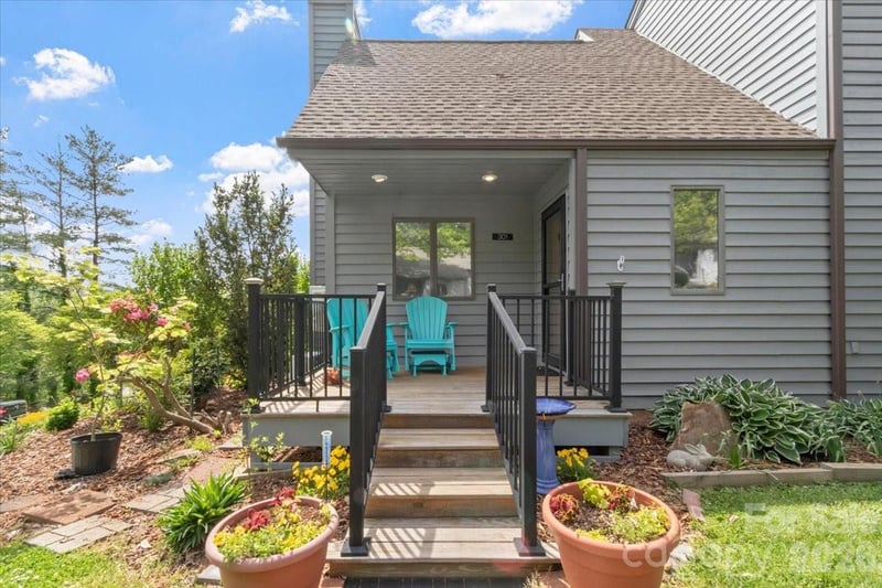 301 Robertson St, Burnsville, NC 28714