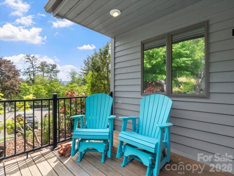 301 Robertson St, Burnsville, NC 28714