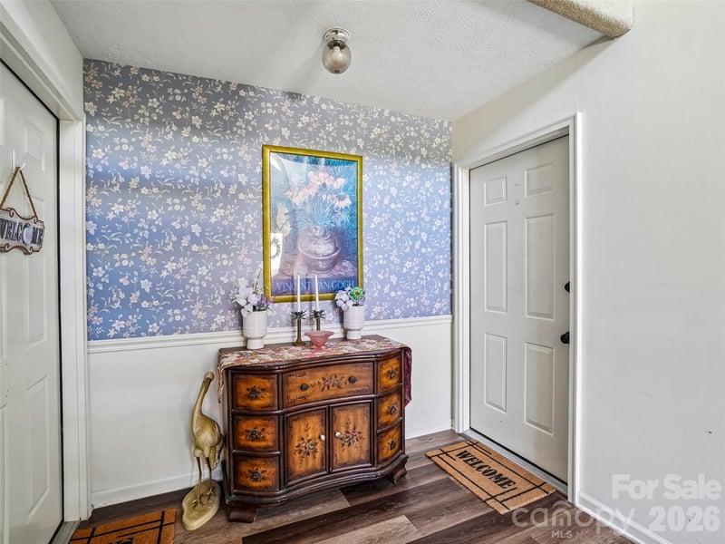 1737 Haywood Manor Rd #B, Hendersonville, NC 28791