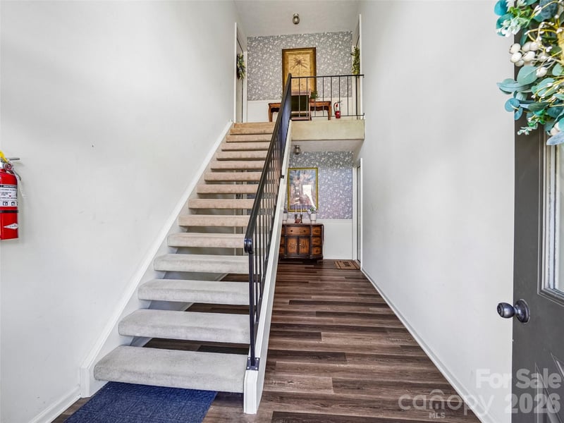 1737 Haywood Manor Rd #B, Hendersonville, NC 28791