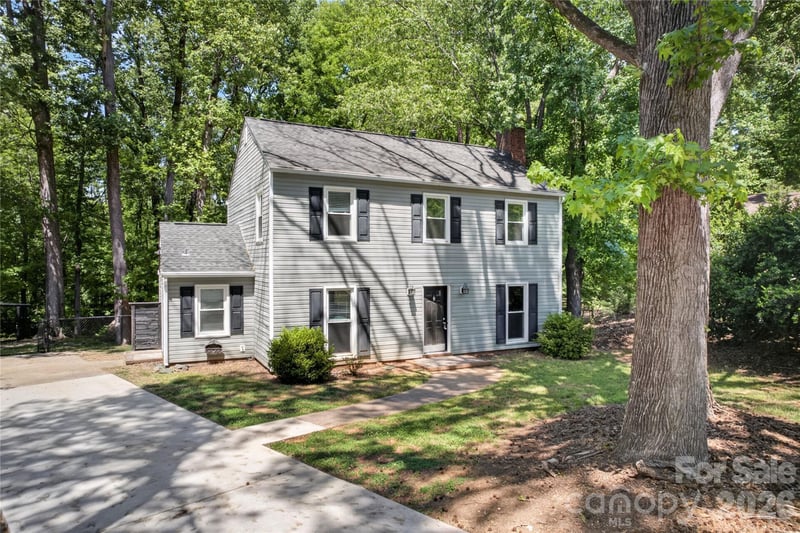 7942 Surreywood Pl, Charlotte, NC 28270
