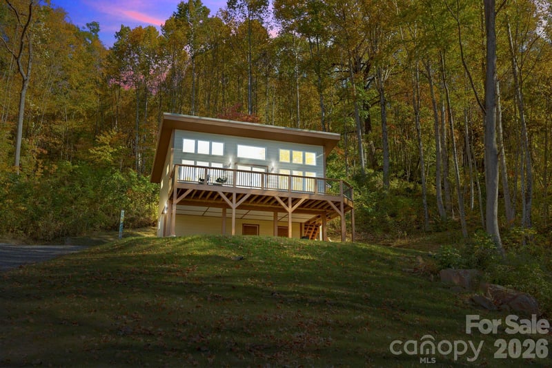 96 Old Cove Rd, Black Mountain, NC 28711