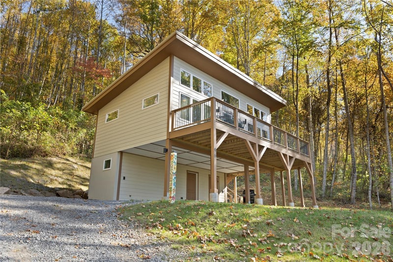 96 Old Cove Rd, Black Mountain, NC 28711