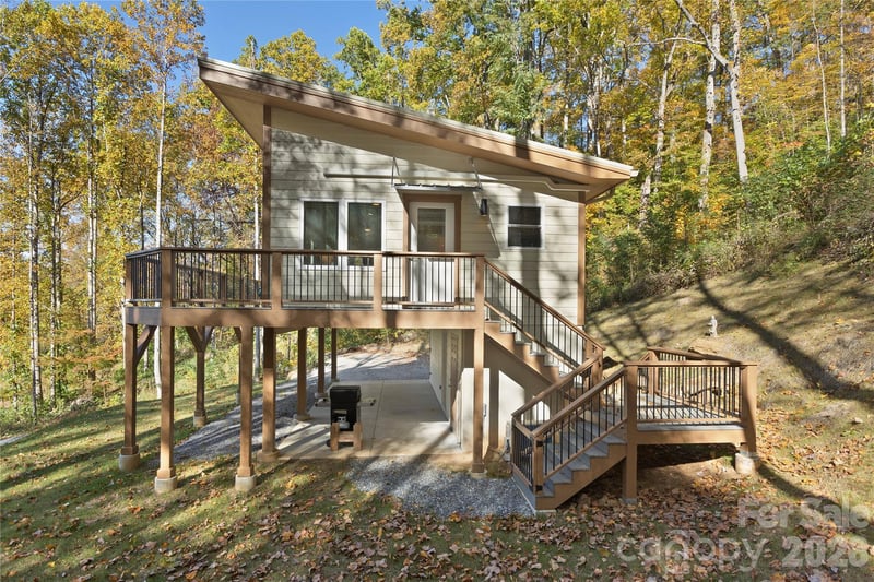 96 Old Cove Rd, Black Mountain, NC 28711
