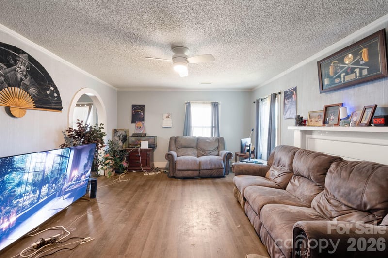 136 Broadway St, Forest City, NC 28043