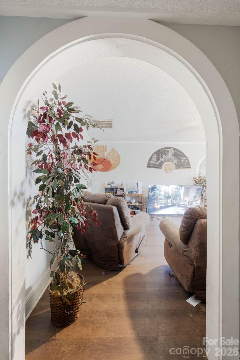 136 Broadway St, Forest City, NC 28043