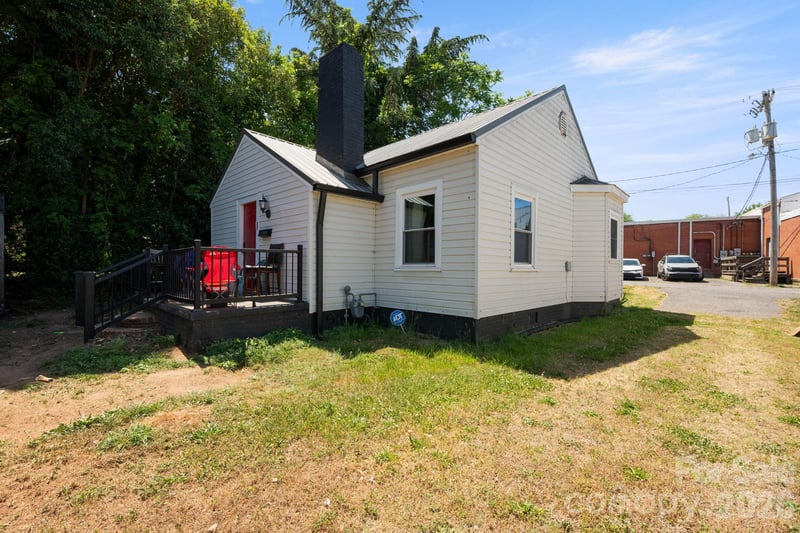 136 Broadway St, Forest City, NC 28043