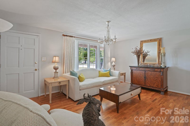 3328 Sulphur Springs Rd, Hickory, NC 28601