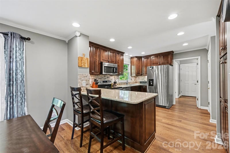 143 Walnut Hollow Ln, Mooresville, NC 28115