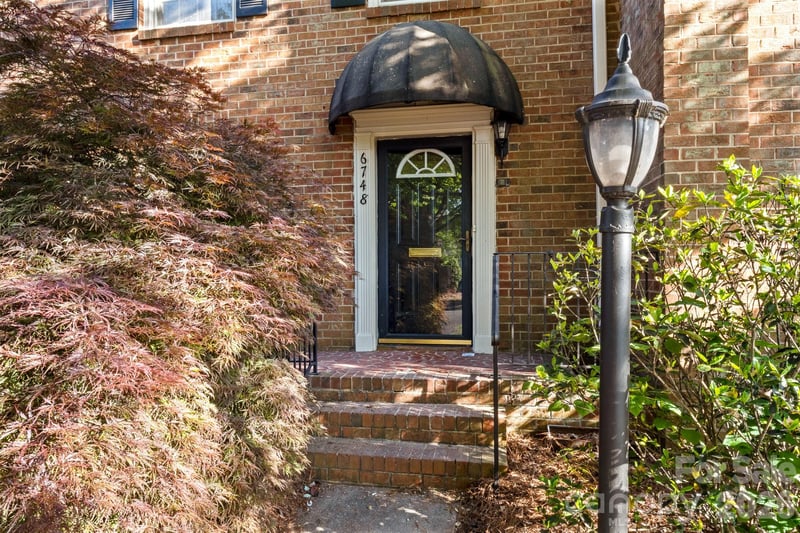 6748 Constitution Ln, Charlotte, NC 28210