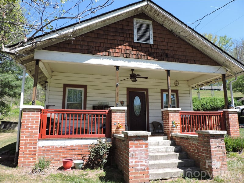 4 Carter Rd, Weaverville, NC 28787