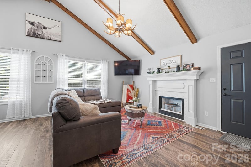 2050 16th Avenue Pl, Hickory, NC 28602