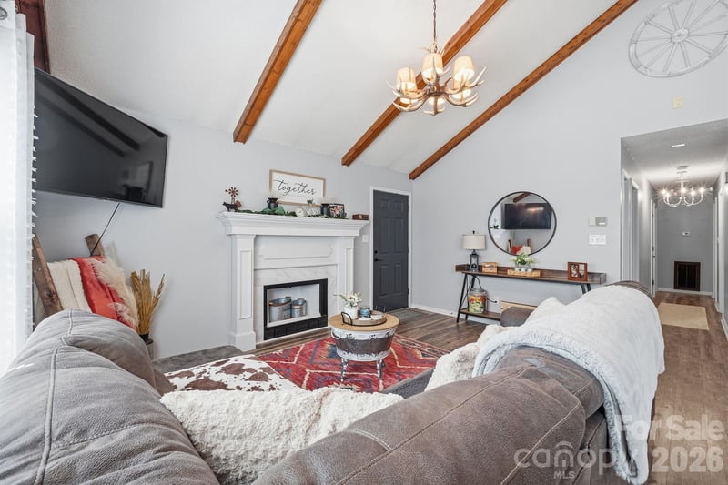 2050 16th Avenue Pl, Hickory, NC 28602