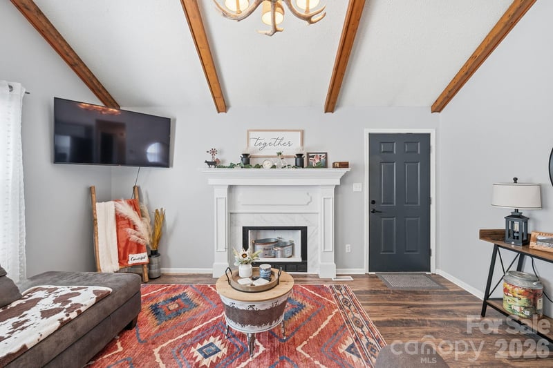 2050 16th Avenue Pl, Hickory, NC 28602