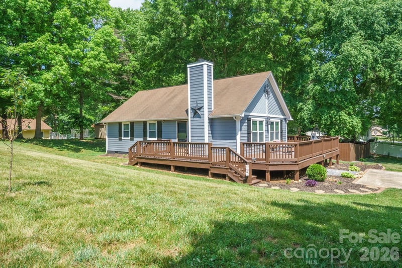 2050 16th Avenue Pl, Hickory, NC 28602