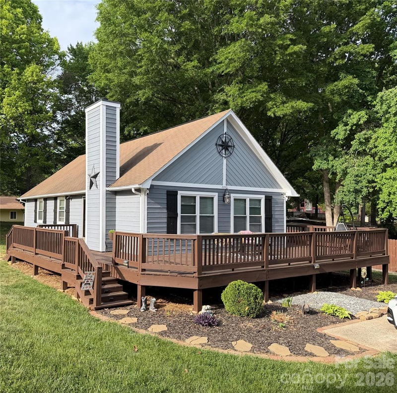 2050 16th Avenue Pl, Hickory, NC 28602