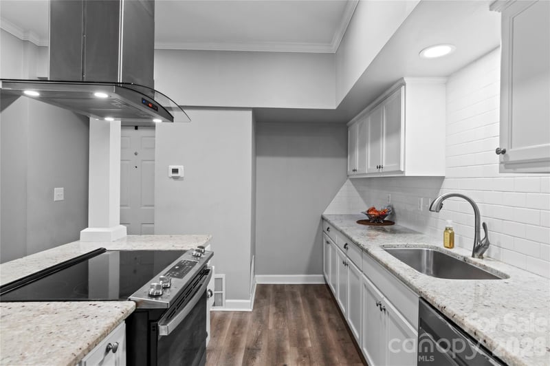 376 Meadows Cir, Winston Salem, NC 27104