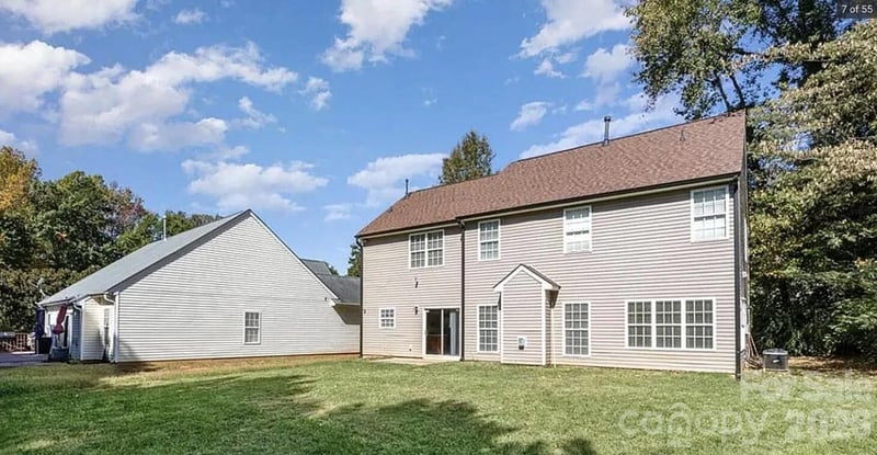 1212 Oakdale Commons Ct, Charlotte, NC 28216