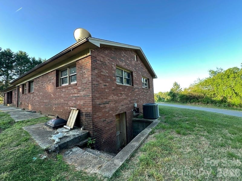 280 Mcduffie Ct, Taylorsville, NC 28681