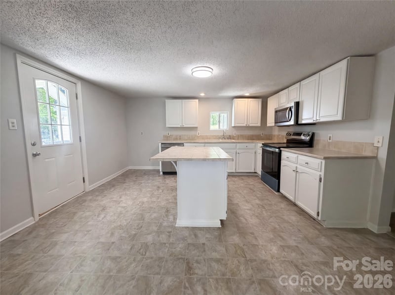 411 Ewing Dr, Belmont, NC 28012