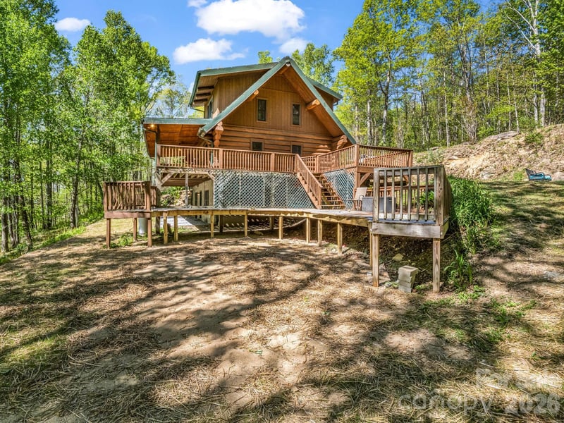 170 Old Mountain Ps, Hendersonville, NC 28792