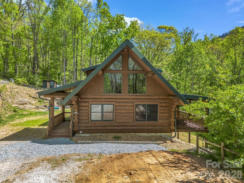 170 Old Mountain Ps, Hendersonville, NC 28792