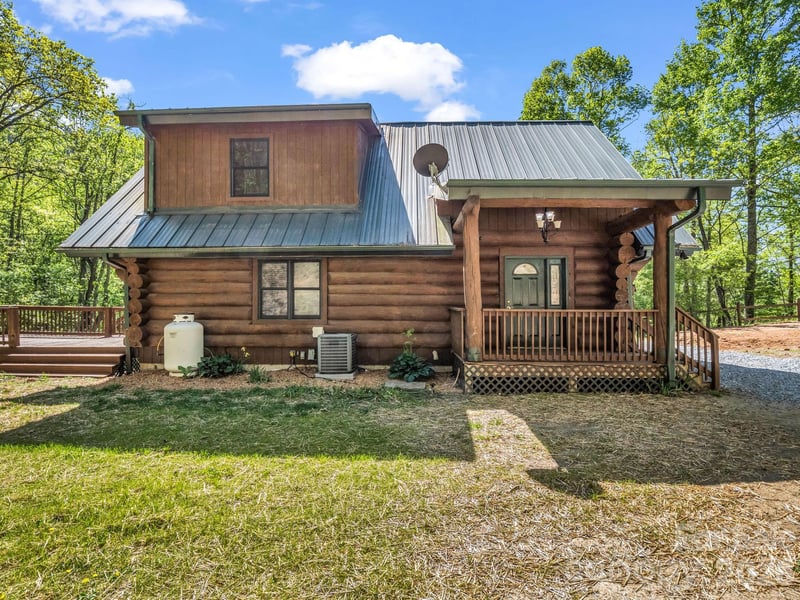 170 Old Mountain Ps, Hendersonville, NC 28792